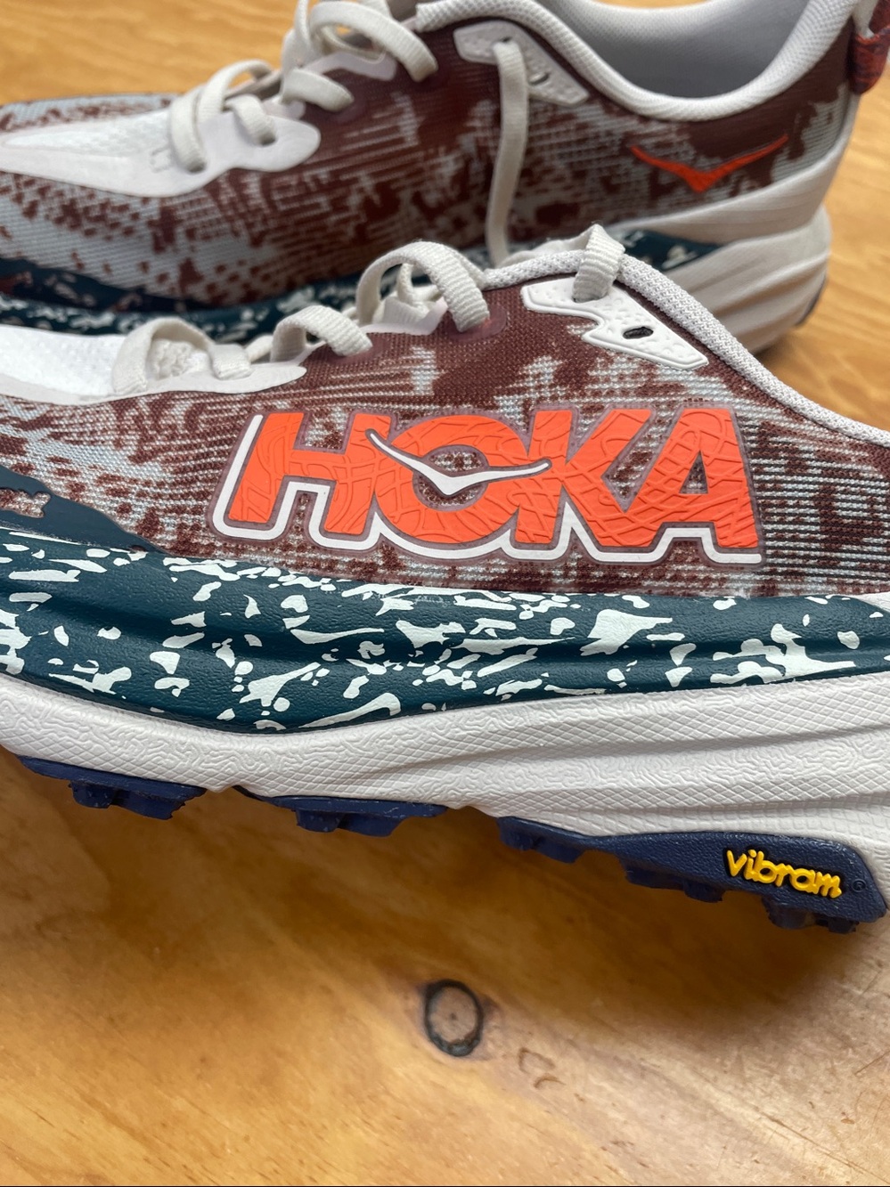 HOKA SpeedGoat 6 8D